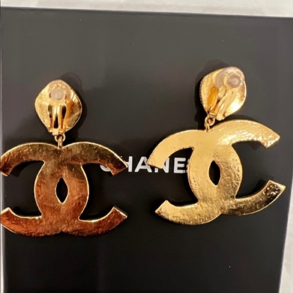 ✨🖤Gorgeous & Rare Chanel Along the Nile Clip on Earrings🖤✨ - Picture 5 of 7